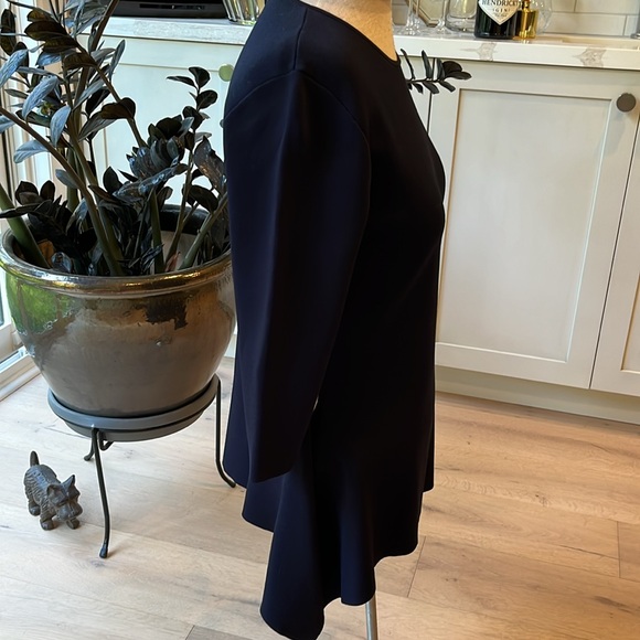EUC Navy Gabby Isabella round neck navy sweater with longer asymmetrical hem - Picture 4 of 11